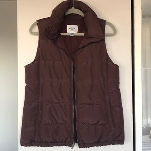 Size M Old Navy Burgundy Puffer Vest